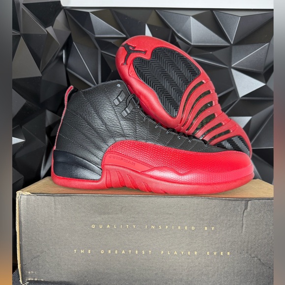 Jordan Men's Black Retro 12 - Picture 2 of 12